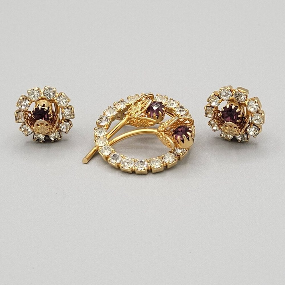 Womens Gold Tone Metal Rhinestone Detailed Flower Brooch & Clip On Earrings Set